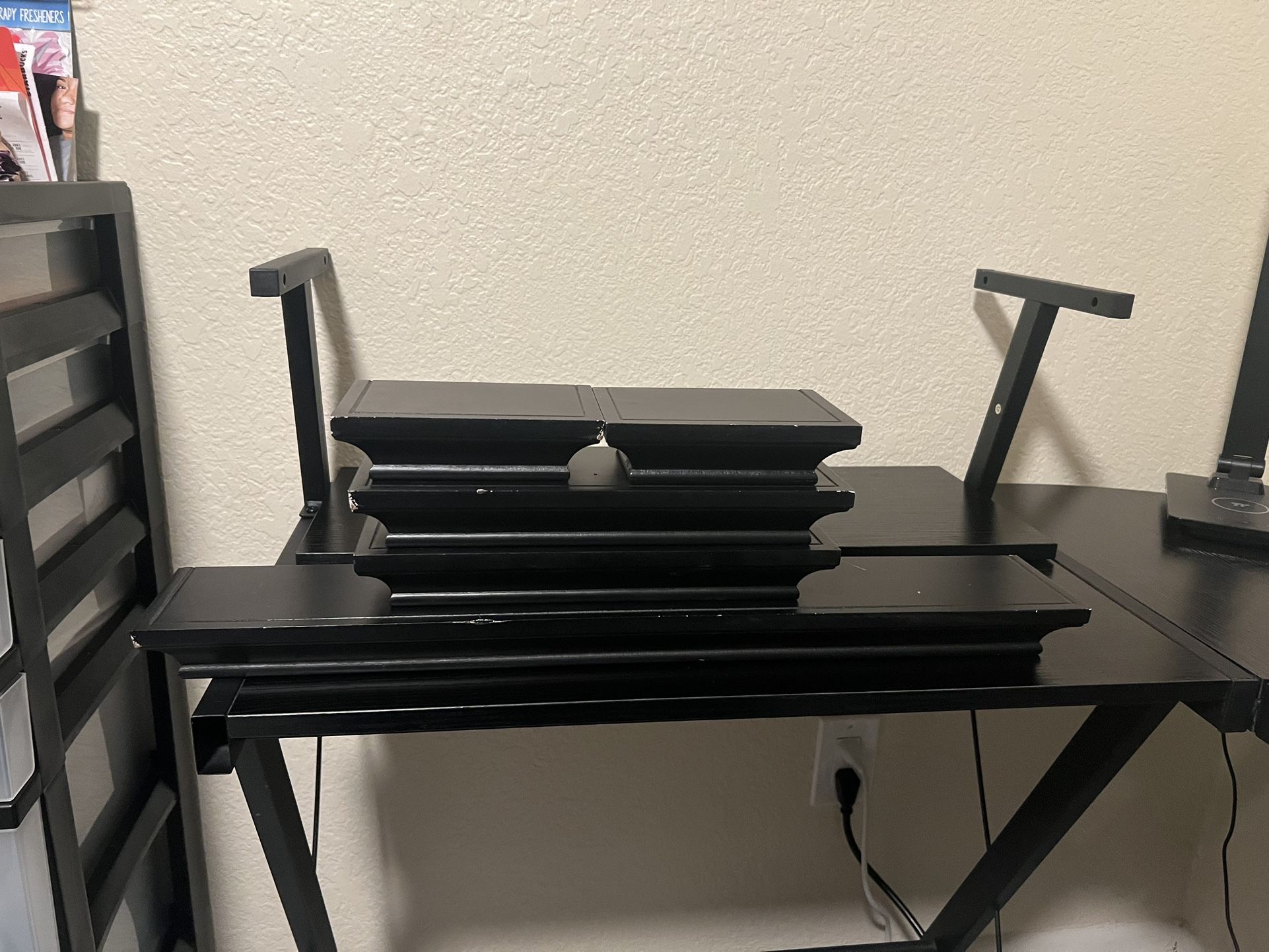 Black Floating Shelfs