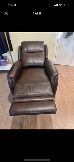 Brown Leather Power Recliner Chair w/ USB - New, Super Comfortable
