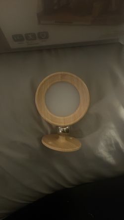 Adhesive detachable reading light