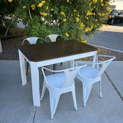 5 Piece Modern Wood And Metal Dining Set ( Can Deliver For $10 )