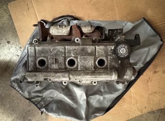 3rd gen Toyota 4Runner V6 3.4L 5VZ-FE Left side engine cylinder head