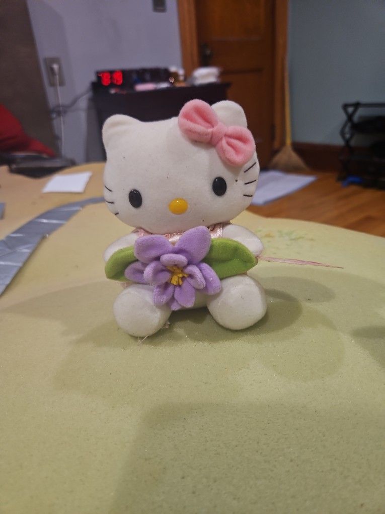 Mini Hello Kitty Plush