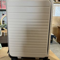 Member’s Mark Beige Carry On Luggage