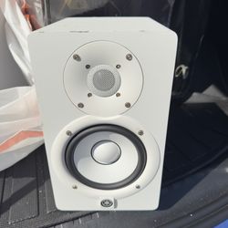 Yamaha HS5 Studio Speakers 