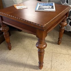 Broyhill end table only want to sell for $148 was 300 brand new