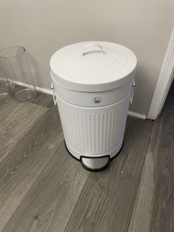 Trash Can 