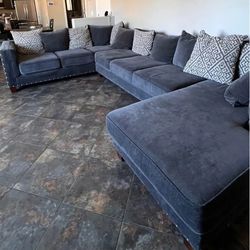 Beautiful U Shape Sectional 