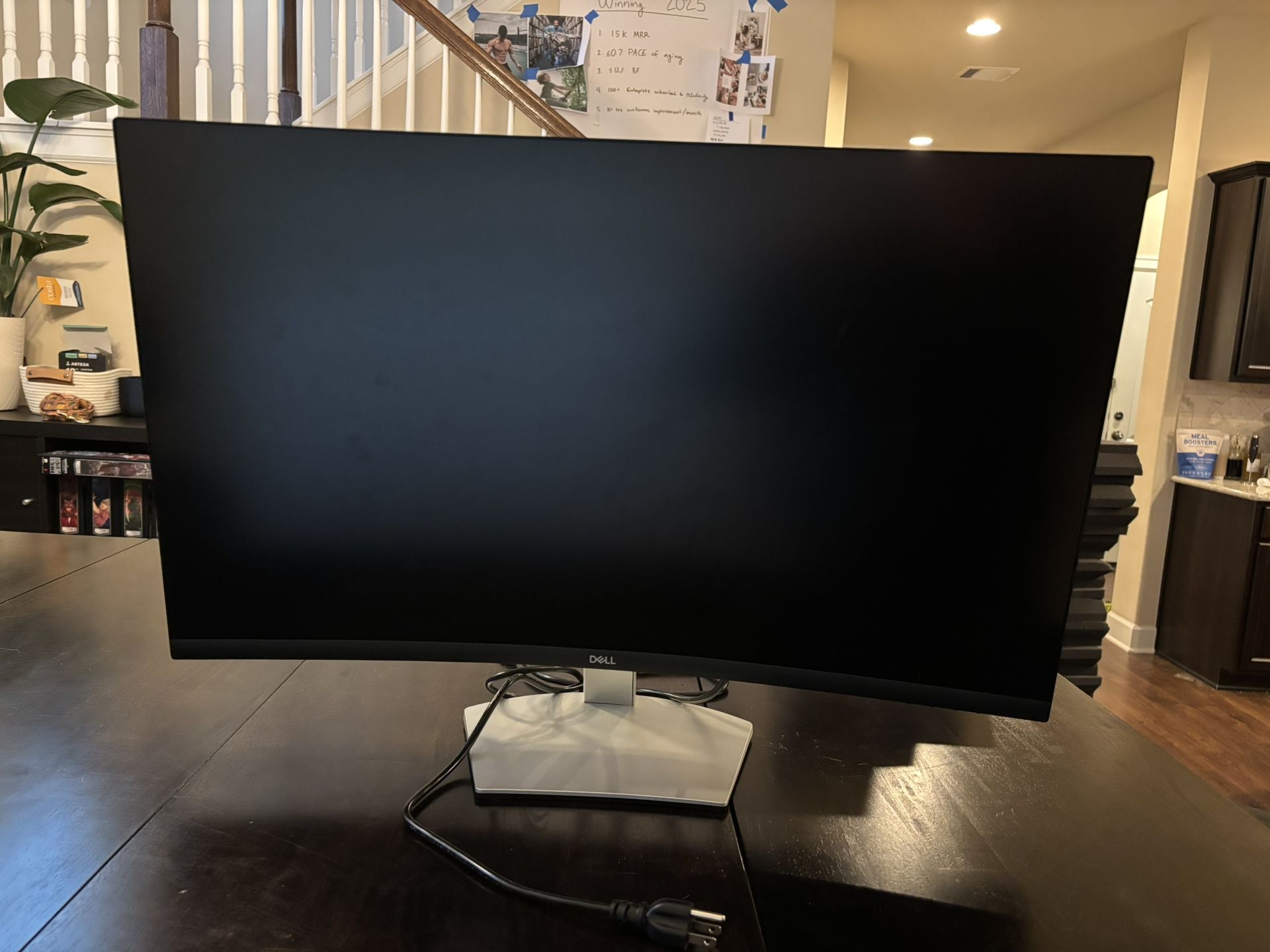 Dell 32โ Curved Monitor (S3222HN) โ Excellent Condition