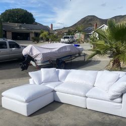 RESTORATION HARDWARE Cloud 4-Piece Modular Sectional LIKE NEW 