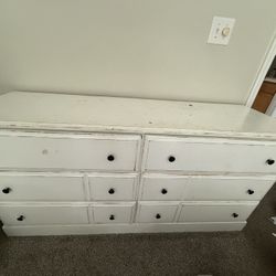 Dresser Free