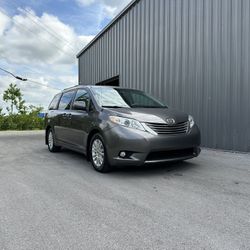 2011 Toyota Sienna XLE