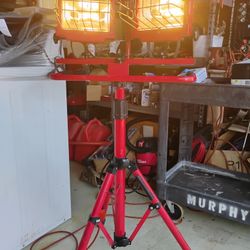 Craftsman Halogen Work Light With A Tripod Stand 