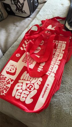 Lulu lemon shopping bags
