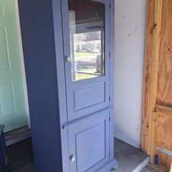 Entertainment Center w storage trunk Table