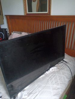 50 inch Roku tv new