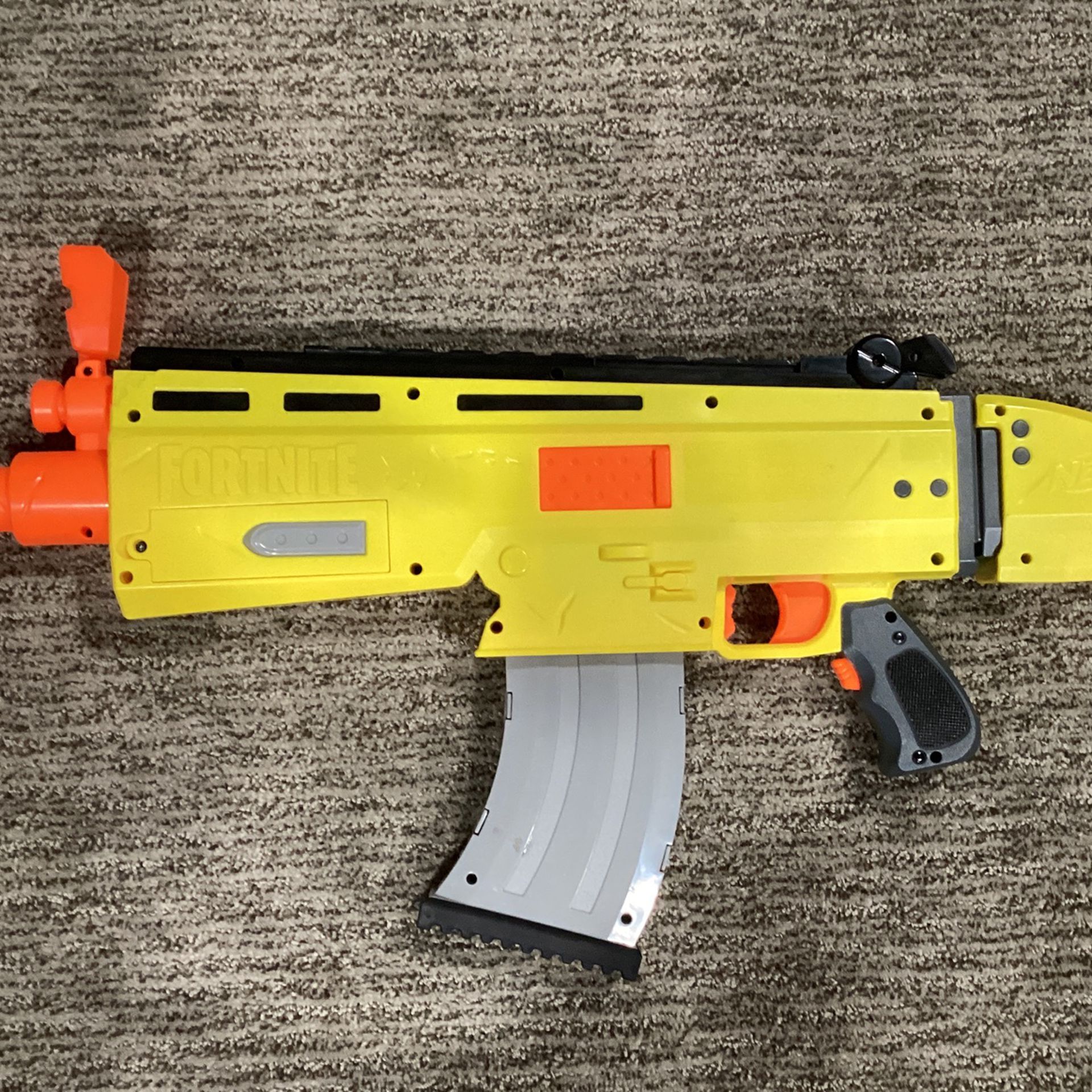 Fortnite Nerf Gun With Max Bullets Full Amo Batteries Included NEGOTIATABLE 