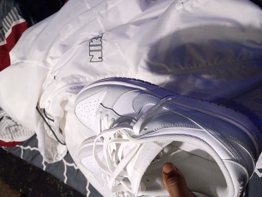 Nike Dunks Men Shoes & White Nike Hoodie