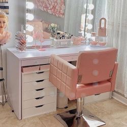 Glam Make Up Vanity