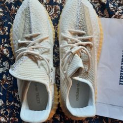 DS Yeezy 350 Size 13.5 $240