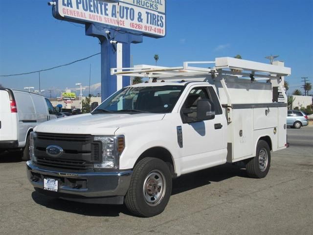 2018 Ford F-350 Chassis