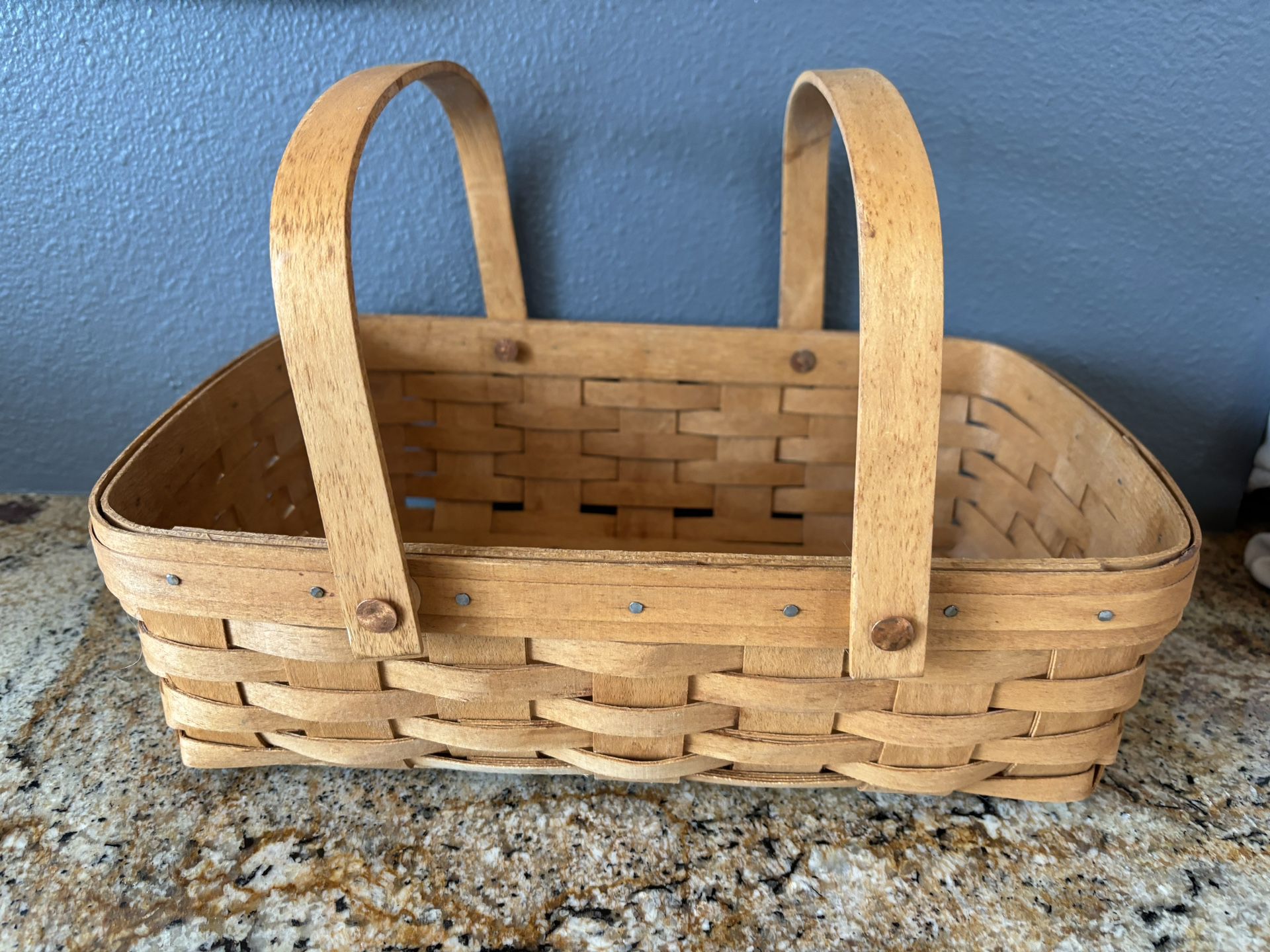 Longaberger Vintage Collectible Preowned Small Gathering Basket