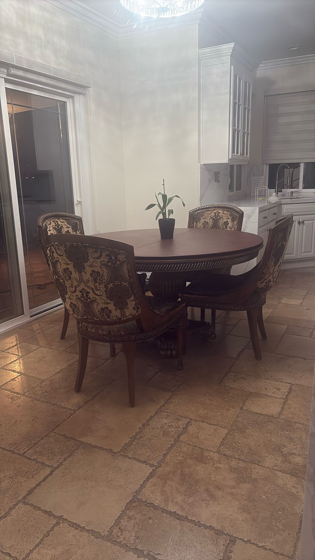 Gently Used Dining Room. Set