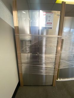 Frigidaire  FRFS2823AF 28 Cu. Ft  Refrigerator