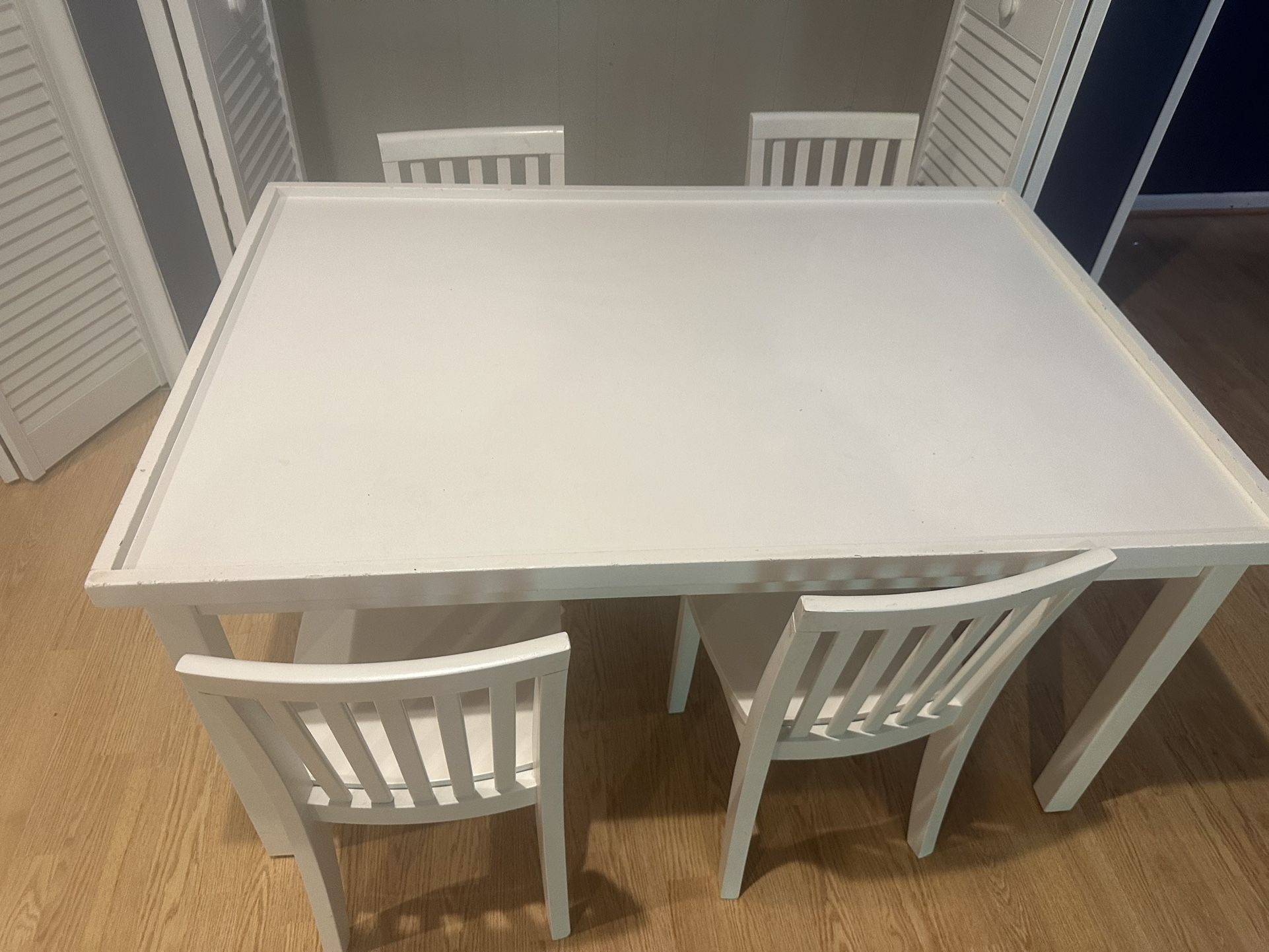 Kids Craft Table With Four Chairs
