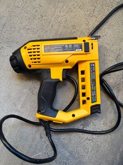DEWALT 5-in-1 Multi-Tacker and Brad Nailer