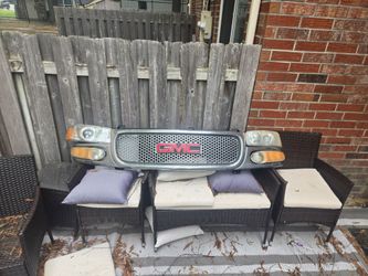 Yukon grill and headlight assemblys