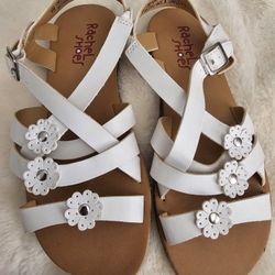 Girl's sandals