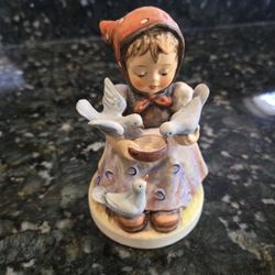 Goebel M.I. Hummel "Cinderella" figurine (Hum 337)