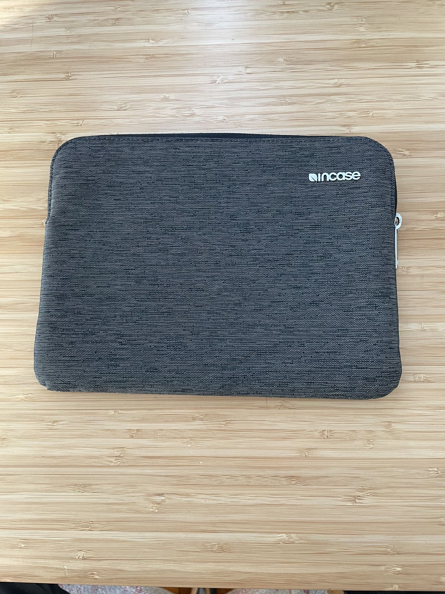 Incase ipad 9.7 sleeve - with pencil insert