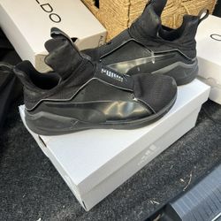 Womens Puma Sneakers 8.5