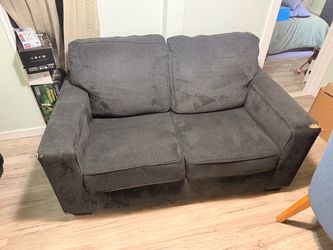 Love seat FREE