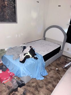 Mattress/Bedframe