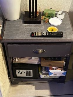 Bed side table