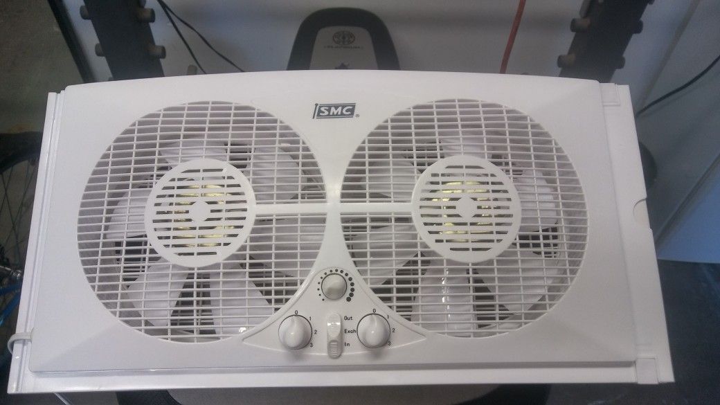 SMC 9 INCH 3 SPEED WINDOW FAN W/THERMOSTAT