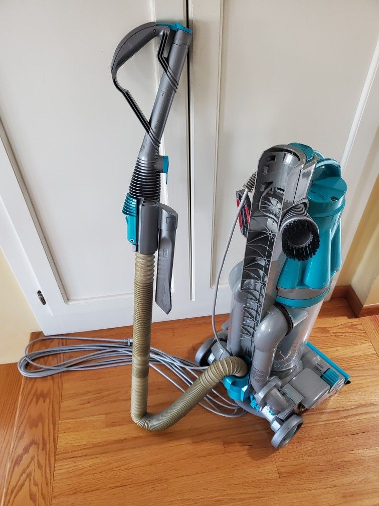Dyson heavy duty vacuum cleaner DC07 for Sale in Chula Vista, CA