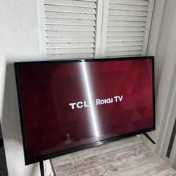 TCL 32” TV 