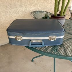 Vintage / Antique Blue Small Suitcase In Great Condition 