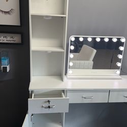 Make up and hair furniture