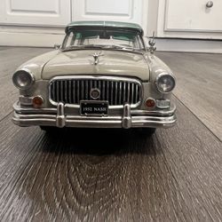 Diecast 1/18 Scale SUN STAR 1952 NASH  AMBASSADOR AIRFLYTE 4-DOOR   Platinum Collection