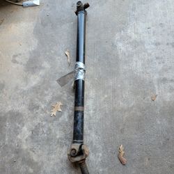 99-06 GM 4X4 Truck Front Driveshaft 