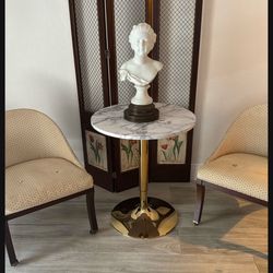 Round Cocktail Table With Metal Base