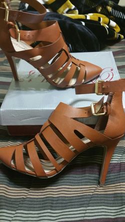 Shoes size 8