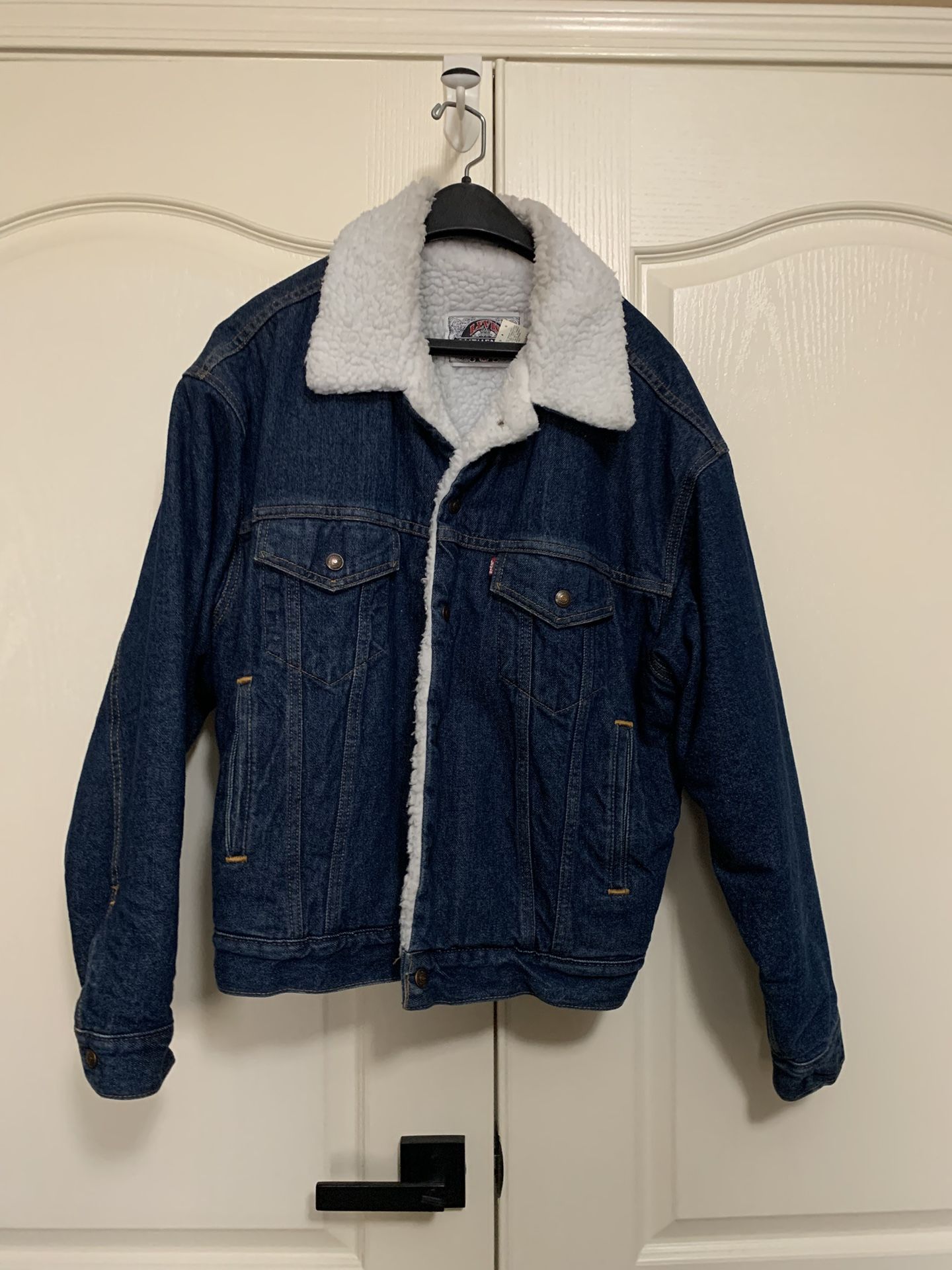 Vintage Levi’s Sherpa Lined Dark Denim Trucker Jacket MENS MEDIUM