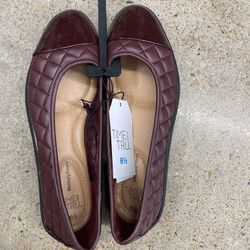 NWT Women Memory Foam Flats Size 6.5