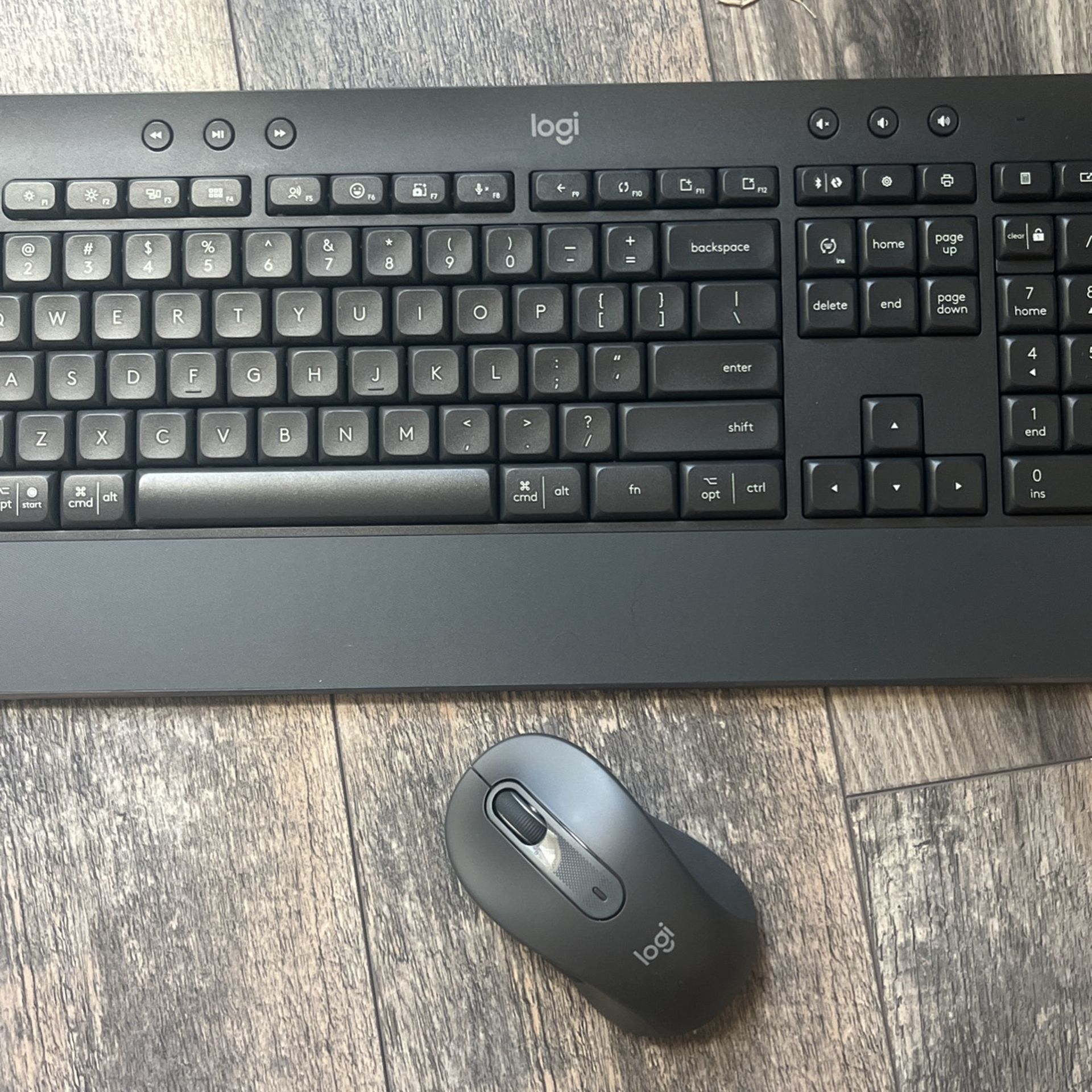 Brand New Wireless Mouse And Keyboard