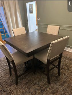 Dinning Table With 4 Chairs